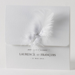 Faire-part mariage élégant blanc agrémenté d'une plume planche.