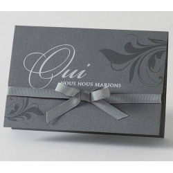 Faire-part pour annoncer votre mariage dans un style très chic. Gris anthracite avec un grand Oui  argenté.