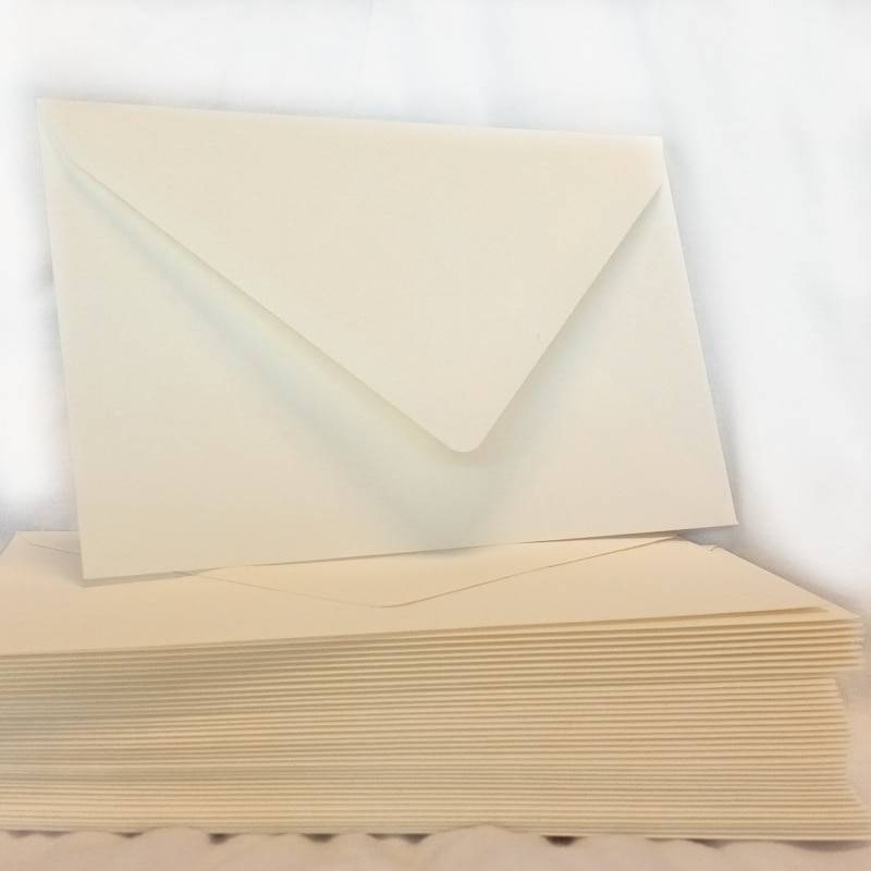 155x155 Enveloppe blanche cassée