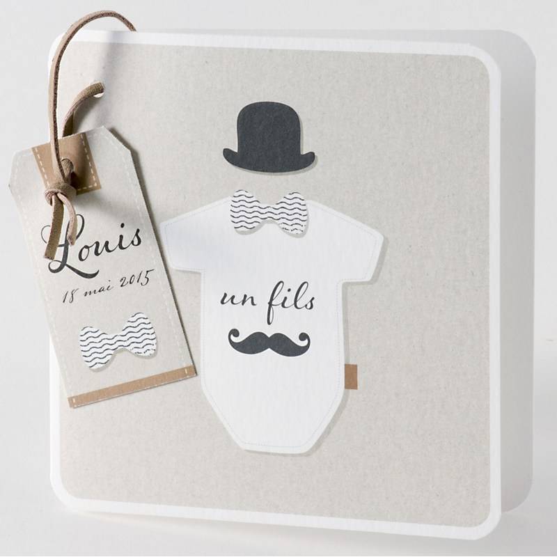 Faire-part de naissance avec un body orné d'une moustache noire et d'un chapeau melon Faire-part de naissance avec un body orné d'une moustache noire et d'un chapeau melon