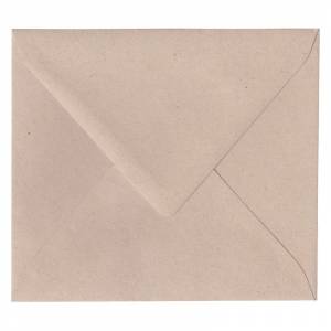 Enveloppe couleur kraft clair à fermeture en triangle gommée