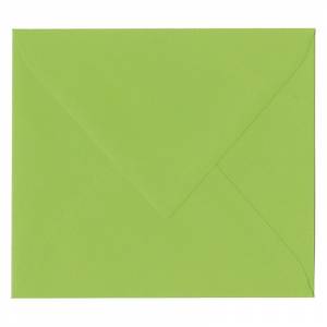 Enveloppe couleur vert pomme avec patte en triangle pour une fermeture élégante