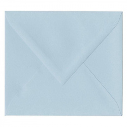Enveloppe bleu ciel à fermeture triangulaire gommée