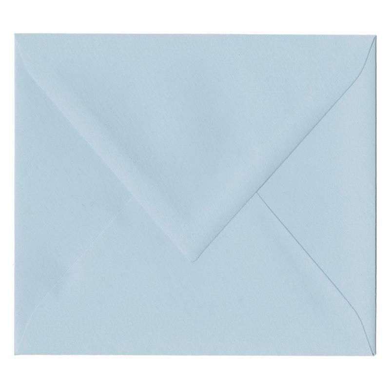 Enveloppe bleu ciel à fermeture triangulaire gommée Enveloppe bleu ciel à fermeture triangulaire gommée