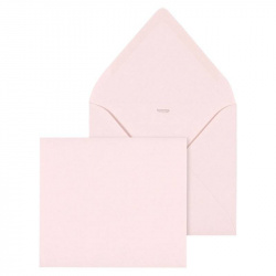 Enveloppe rose nude, couleur très douce, avec fermeture en triangle gommée