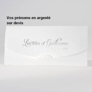 Possibilité d'inscrire vos prénoms en argenté sur la couverture effet crocodile de ce faire-part mariage blanc