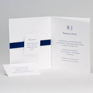 Faire-part de mariage ouvert avec deux cartons d'invitation à personnaliser