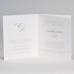 Faire-part de mariage blanc, ouvert où l'on peut voir un texte d'annonce mariage personnalisé