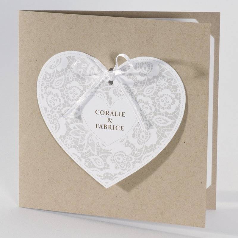 Faire-part kraft avec cœur blanc pour annoncer votre mariage. Faire-part kraft avec cœur blanc pour annoncer votre mariage.