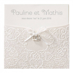 Faire part mariage élégant pochette crème irisé avec médaillon cœur argenté
