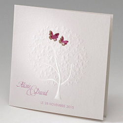 Faire-part avec un arbre formé de papillons en relief, pour annoncer votre mariage