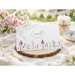 Jolie présentation pour un baptême au printemps avec ce faire-part illustré de fleurs des champs