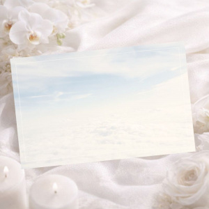 Carte remerciement deuil illustrée d'un ciel bleu et de nuages blancs