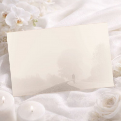 Carte remerciement deuil cycliste sur route dans la brume