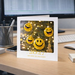 Carte de voeux drôle avec smileys en boules de noël sur un sapin